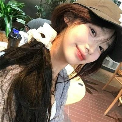 八个拔河女